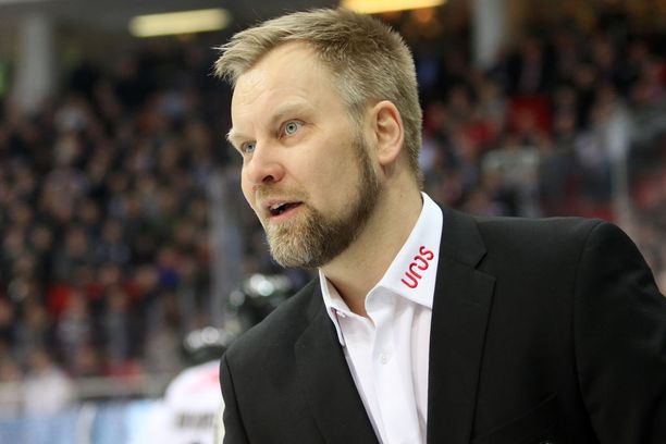 Mikko Manner on tehnyt hienoa työtä debyyttikaudellaan Kärppien päävalmentajana.