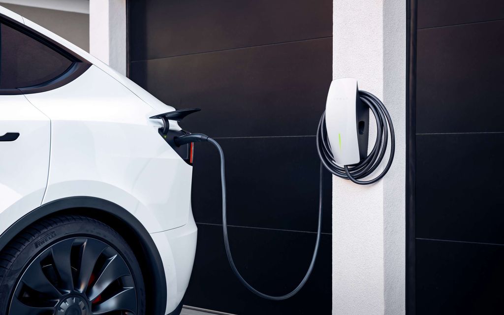 Tesla ei käynnistynyt oltuaan töpselissä kaksi viikkoa – Valmistajan reaktio yllätti