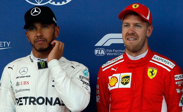 Lewis Hamiltonin mielestä Sebastian Vettel rikkoo sääntöjä kiihdytellessään ja jarrutellessaan turva-auton takana.