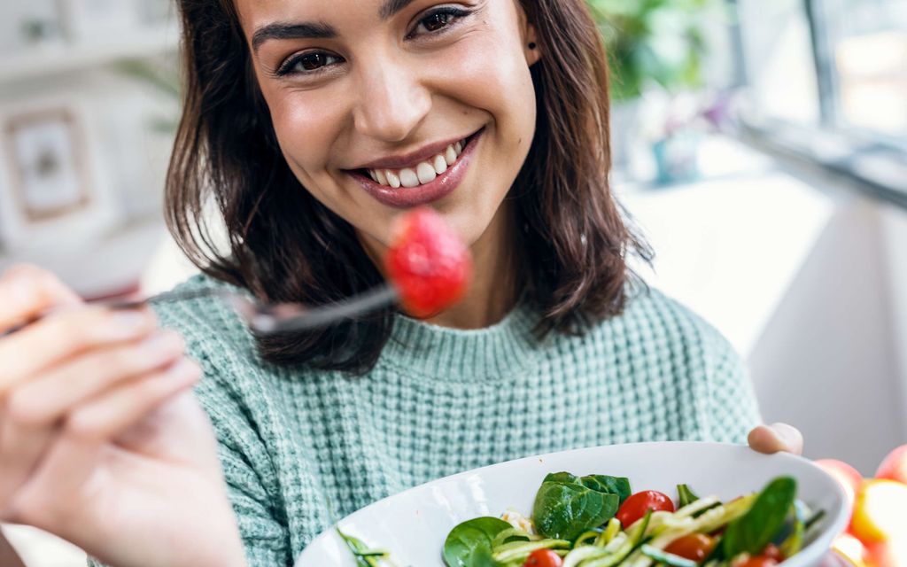 Unohda hetkeksi salaatti ja kurkku – Näin lisäät kasvisten määrää ruoka­valiossasi