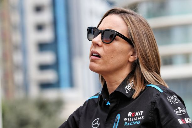 Claire Williams kävi kuumana Bakun F1-varikolla. 