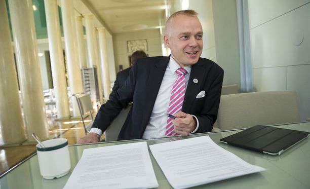 Timo Heinonen on jättänyt eduskunnan käsiteltäväksi lakialoitteen, joka tekisi seksistä lapsen kanssa aina raiskauksen.