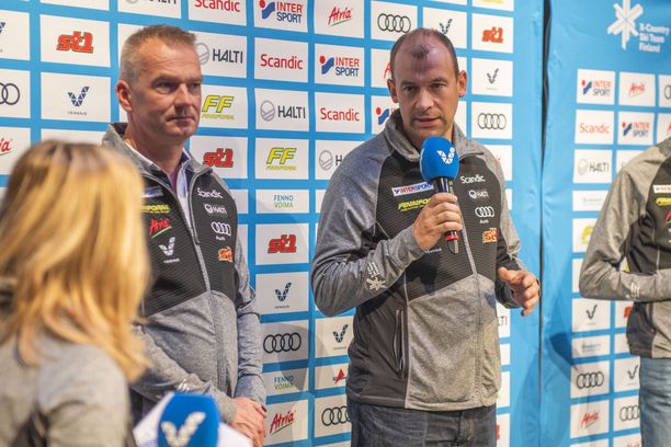 Matti Haavisto (vas.) ja Mikko Virtanen vetävät hiihtomaajoukkuetta.
