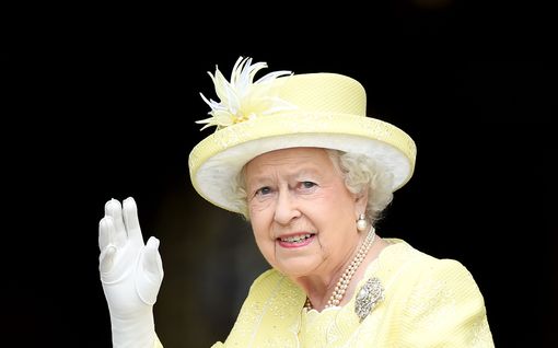 Kuningatar Elisabetin todellinen kunto pyritään pitämään visusti salassa – syynä kuva Margaret-siskosta