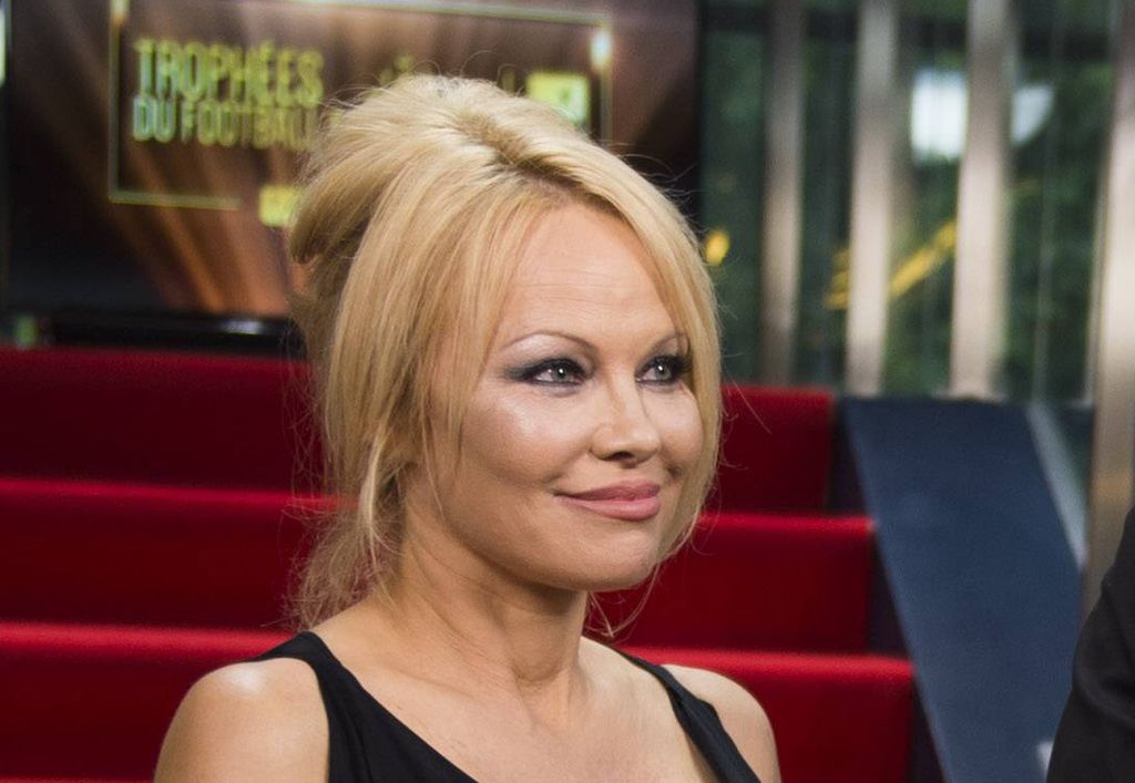 Yllätyshäät: Pamela Anderson kaikessa hiljaisuudessa naimisiin