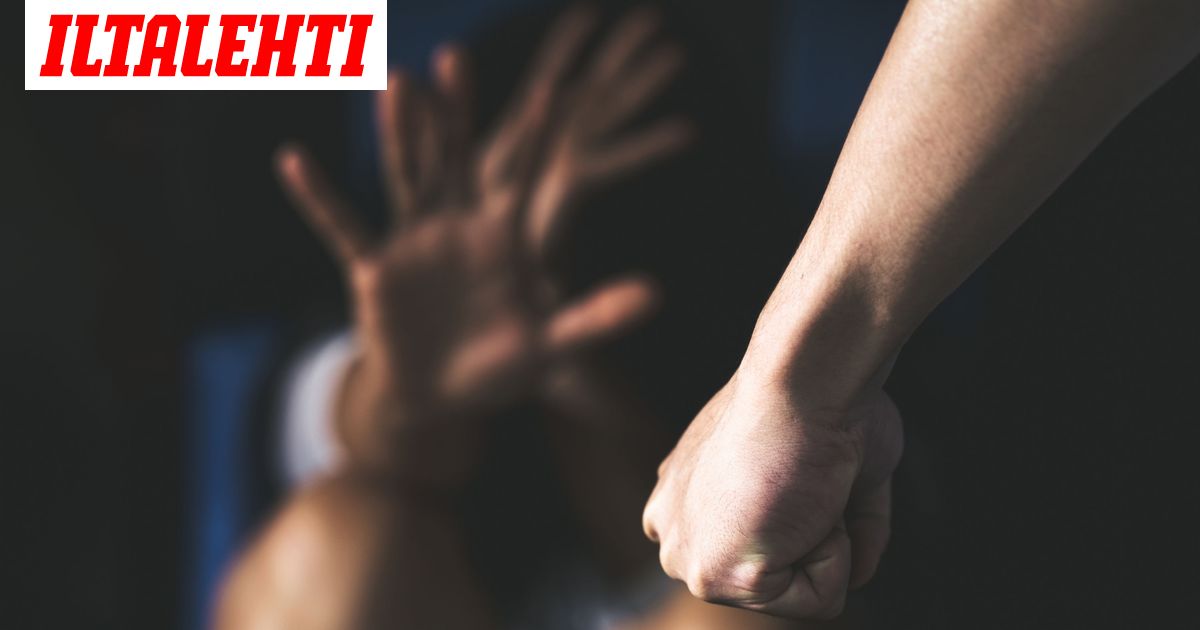 Hätäkeskus laittoi pahoinpidellyn naisen jonoon - kuoli vauva sylissään - Vimarsana News