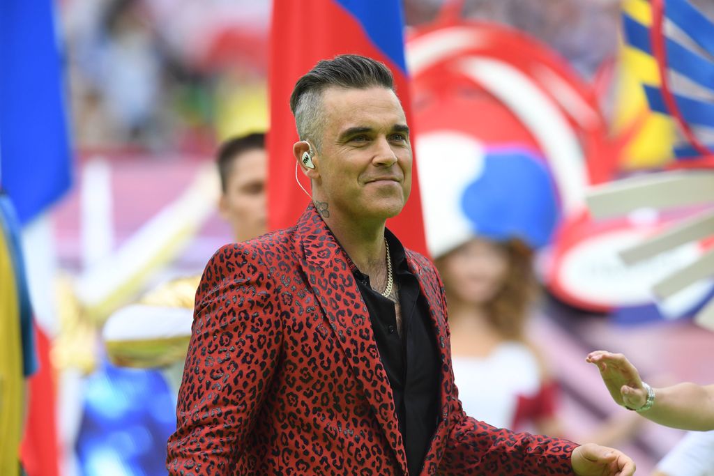 Neljän lapsen isä Robbie Williams ei olisi halunnut perustaa perhettä: ”En osannut huolehtia itsestänikään”