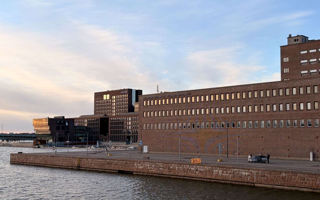 Äiti oli parvekkeella, kun mies raiskasi hänen tyttärensä