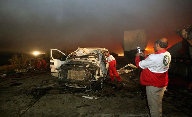 Autopommi surmasi kymmeniä pyhiinvaeltajia Irakissa.