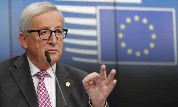 Komission puheenjohtaja Jean-Claude Juncker teki selväksi, että britit tulevat katumaan sitä, jos he hylkäävät neuvottelujen lopputuloksen. 