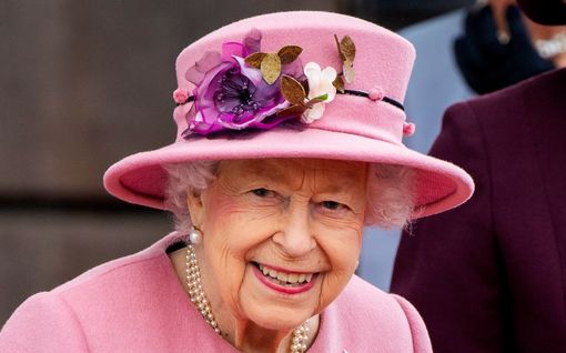 Kuningatar Elisabet muisteli  prinssi Philipiä kauniisti puheessaan – asiantuntija: ”Hän olisi nolostunut”