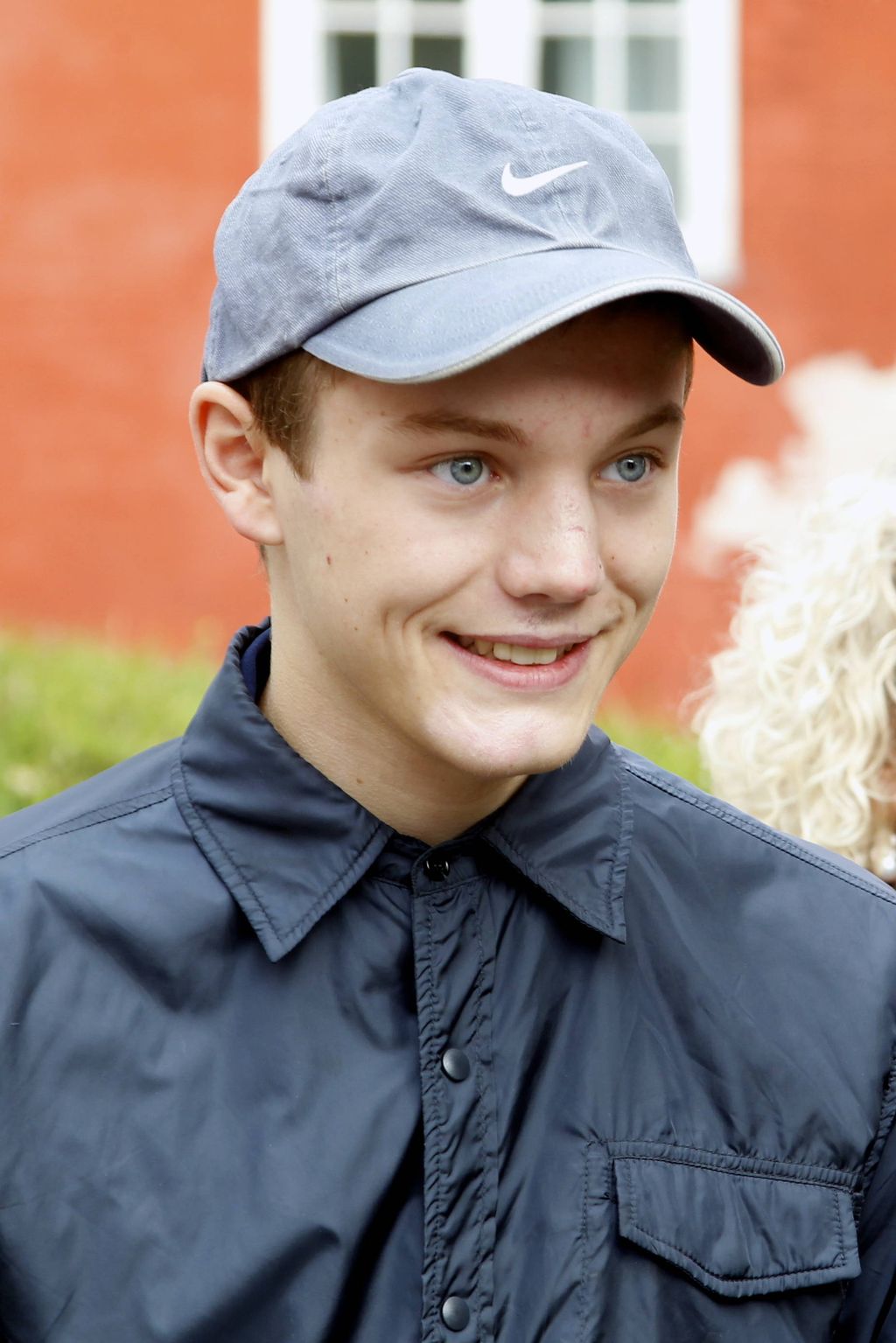 Tanskan prinssi Felix täyttää 18 vuotta – uudet kuvat täysi-ikäistyneestä nuorukaisesta