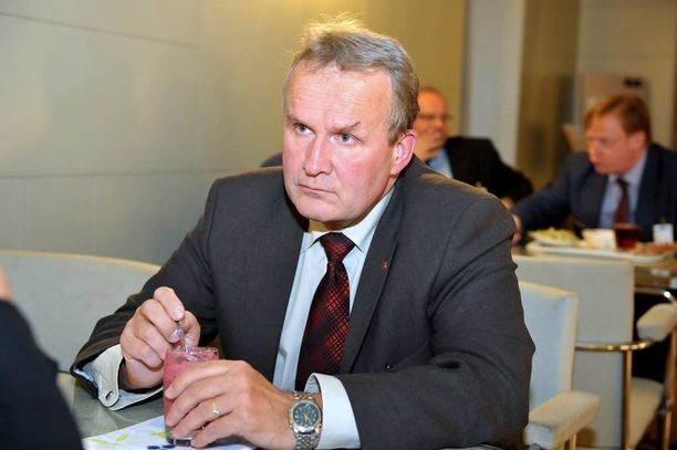 Kansanedustaja Hannu Hoskonen (kesk) on pöyristynyt ministeriön maisemahankkeesta.