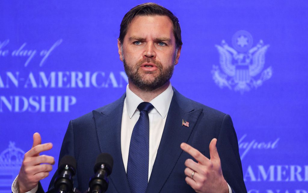 Yhdysvaltojen vara­presidentti teki ”ennen­näkemättömän” tempun Unkarissa