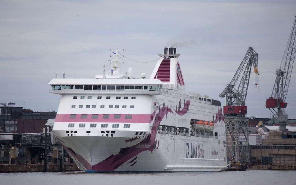 Silja Linen alus vältti törmäyksen alle 10 metrillä – Toisen laivan kapteeni puhui puhelimessa