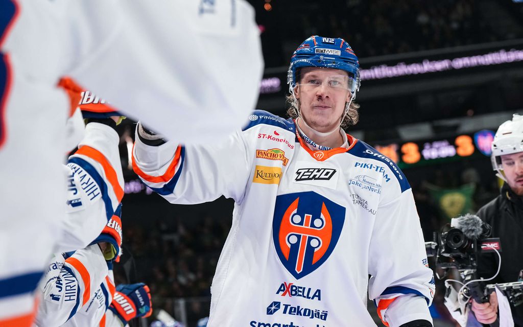 ”Se oli puhtaasti ryyppyreissu” – Onko SM-liiga huippu-urheilua? Tähtipelaaja puhuttaa