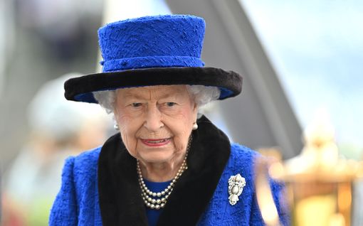 Kuningatar Elisabet olisi voinut hallitsijana valita itselleen myös toisen nimen – ytimekäs vastaus kertoi paljon