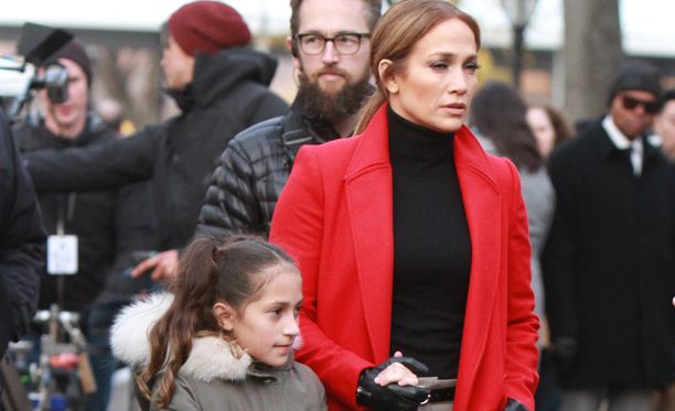 Jennifer Lopezilla on kaksi lasta ex-miehensä Marc Anthonyn kanssa, Emme (kuvassa) ja Maximilian.