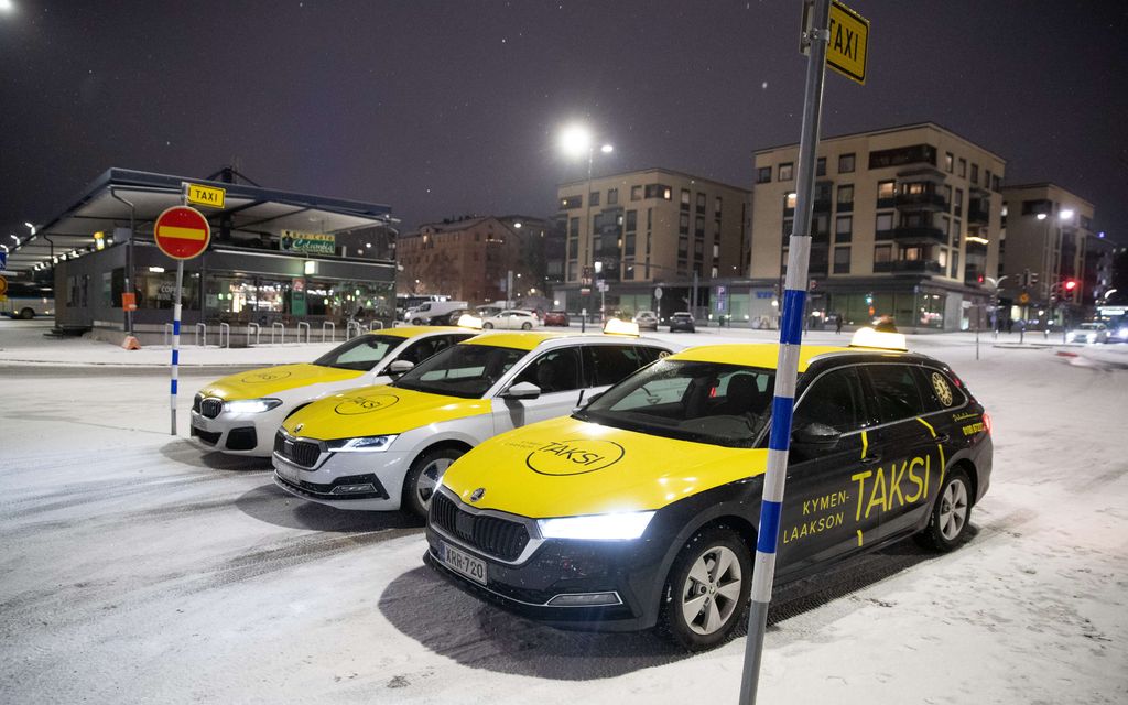 Miehet kantelivat naisille perustetusta taksi­palvelusta
