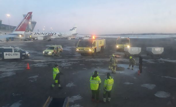 Norwegianin lennolla sattui uhkaava vaaratilanne perjantaina aamulla, kun koneen ruumasta löytyi juuri ennen lähtöä tulessa oleva kangaskassi.