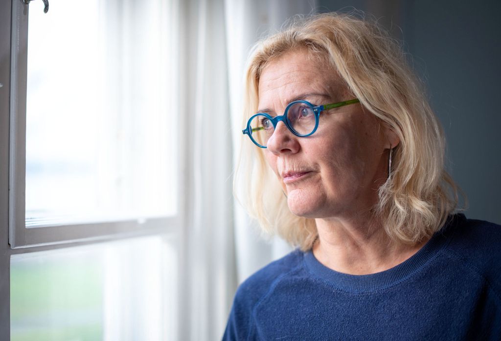 Bettina Sågbom menetti miehensä ja äitinsä syövälle kuukauden välein – näin hän selvisi surujen vuodesta