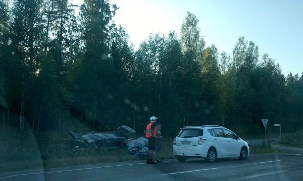 Vakava Liikenneonnettomuus Heinolassa: Kymmenen Sairaalaan