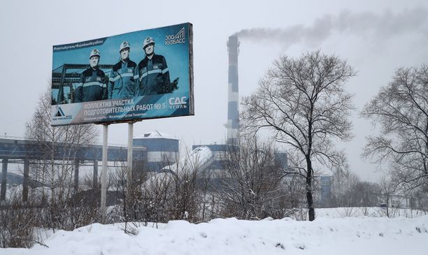 Lukuisat kaivosmiehet ja pelastajat saivat torstaina surmansa hiilikaivoksessa Siperiassa.