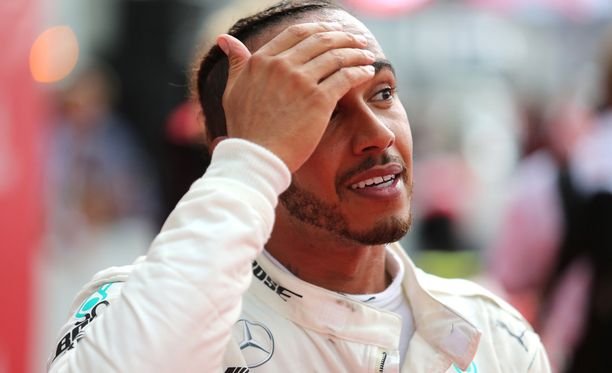 Sunnuntai oli Lewis Hamiltonille hämmentävä päivä.