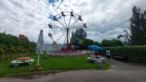 Sateinen kesä on vähentänyt Nokkakiven huvipuiston asiakasmääriä.