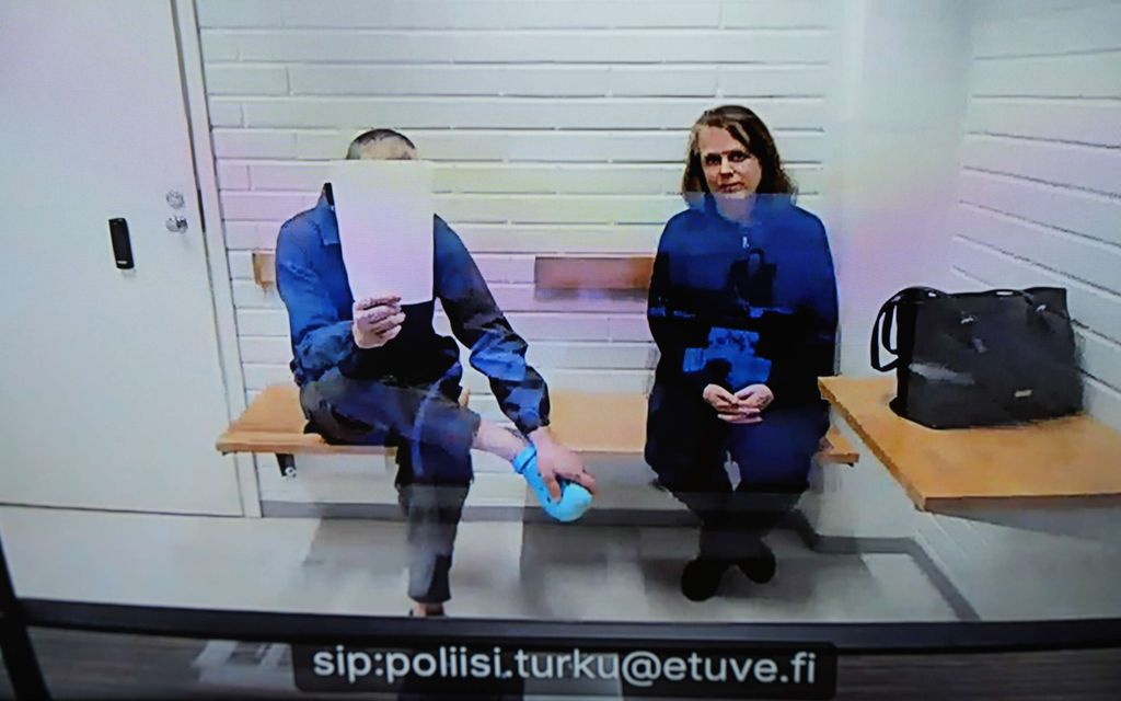 Epäilty tappajamies, 44, oikeuden eteen Crocsit jalassa