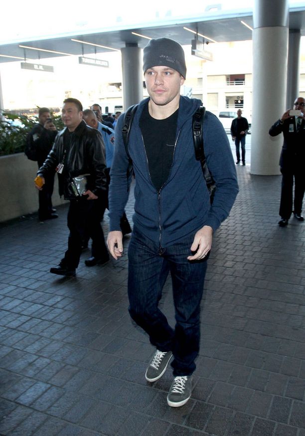 Matt Damon lentokentällä Los Angelesissa lauantaina.