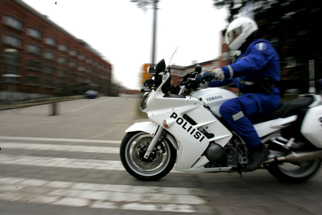 Humalainen teinipoika pakeni moottoripyöräpoliisia – ”mopo” kulki kolmenkympin rajoitusalueella 115 km/h