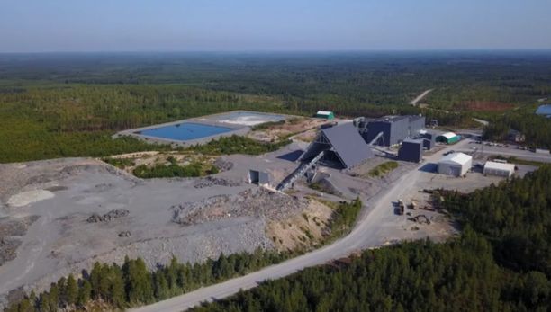Vuonna 2011 avattu Raahen kultakaivos on suljettu välillä jo kahteen kertaan. Marraskuun alussa nykyinen kaivosyhtiö piti kuitenkin näyttävät avajaiset ja kertoi kovista tuotto-odotuksista.