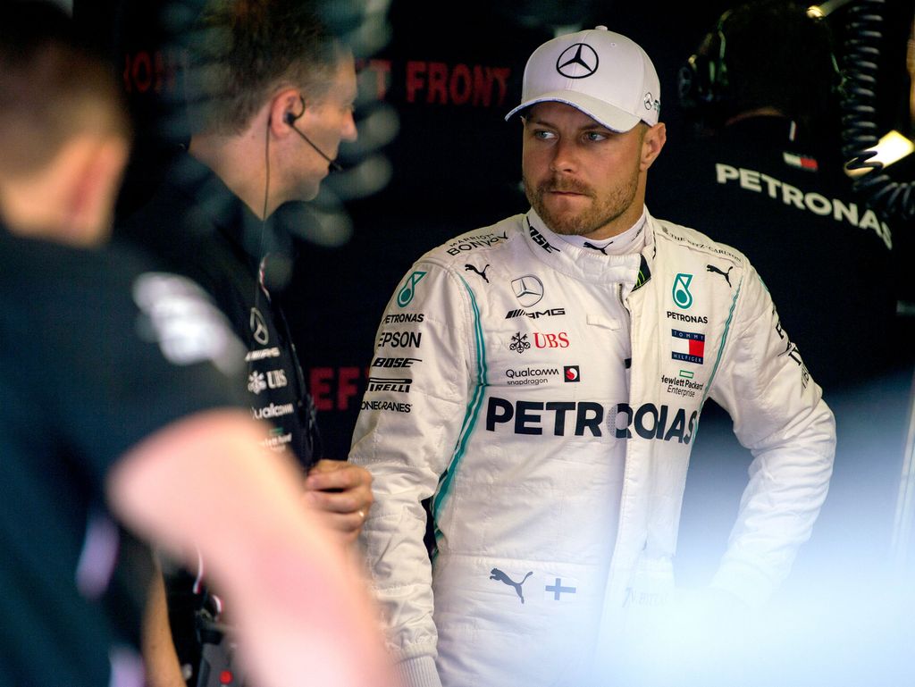 Kuva kertoo: Valtteri Bottaksen saldo Mercedes-kuljettajana on tylyä luettavaa – Lewis Hamilton tekee tuhoisaa jälkeä
