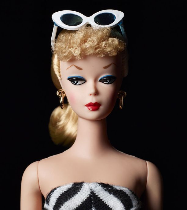 Maailman ensimmäinen Barbie vuodelta 1959