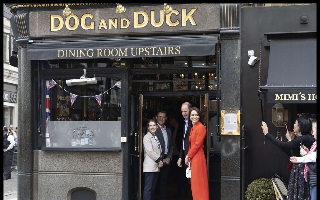 Tohelo taskuvaras iski näppinsä Fabergéen pubissa – Ilta päättyi miljoona­munaukseen