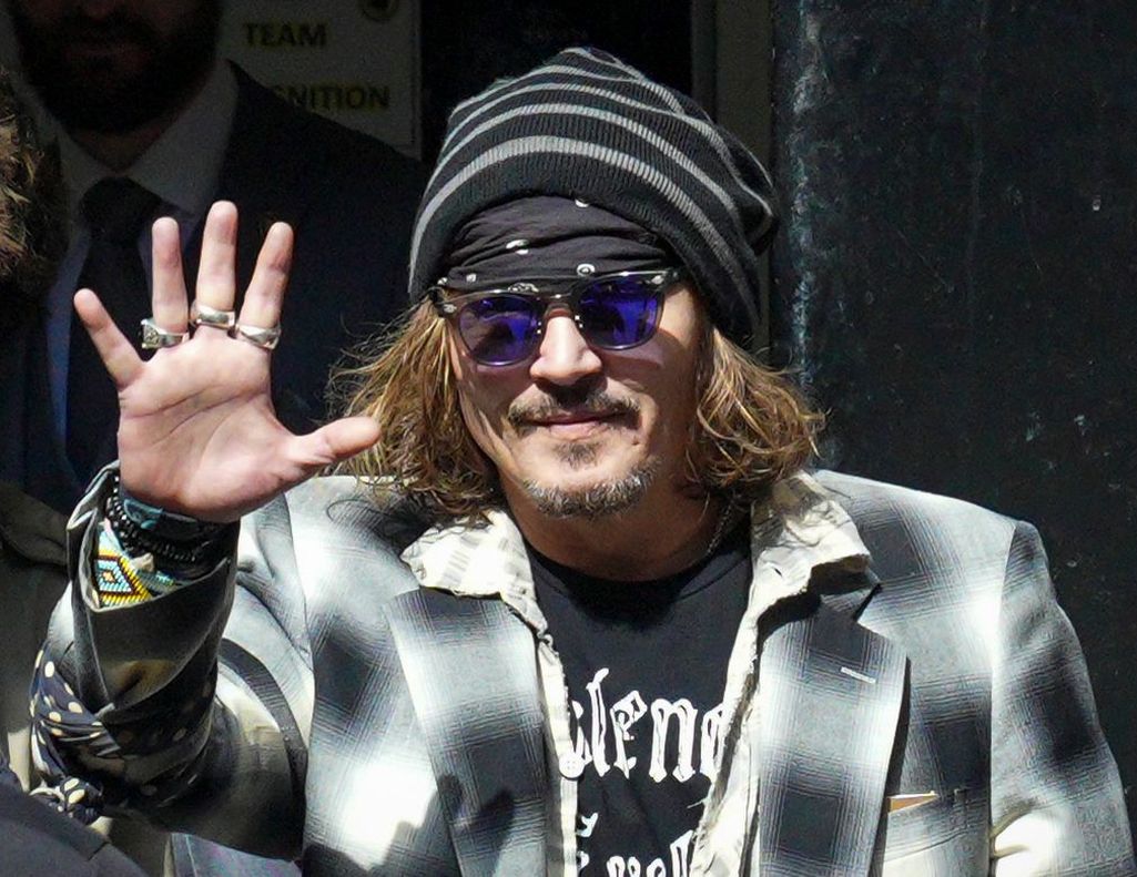 Missä on Johnny Depp? Jeff Beckin keikka jo hyvässä vauhdissa Helsingissä