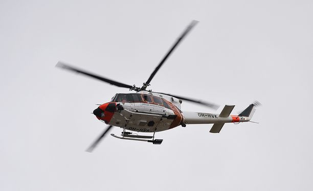 Näyttävä öinen etsintähälytys: Poliisi ja merivartiosto haravoivat  Pohjois-Helsingin aluetta helikopterilla - ”Ei se halpaa ole”