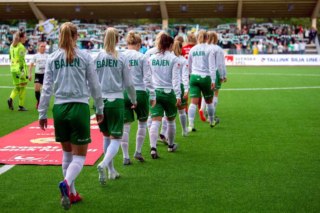 Ruotsissa naisten jalkapallon huippuotteluun myyty 14 000 lippua – ”En ole kovin yllättynyt”