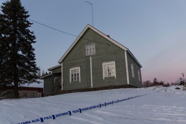 Järkyttävä kaksoissurma tapahtui Pyhällön kylässä Haminassa. Ennen Pyhältö kuului Vehkalahden kuntaan, mutta Vehkalahti ja Hamina yhdistyivät 2000-luvun alussa.