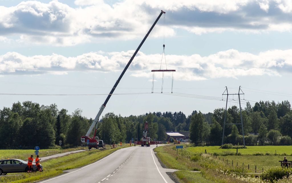 Jättikuljetus liikkeellä Suomen maanteillä – Tältä se näyttää
