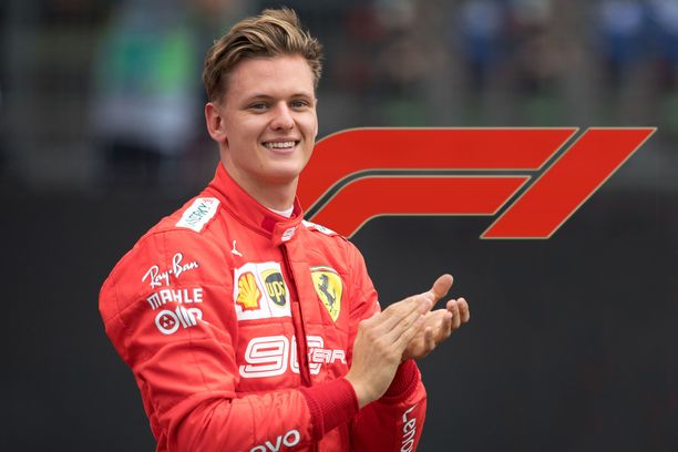 21-vuotias Mick Schumacher kuuluu Ferrarin nuorten kuljettajien akatemiaan.