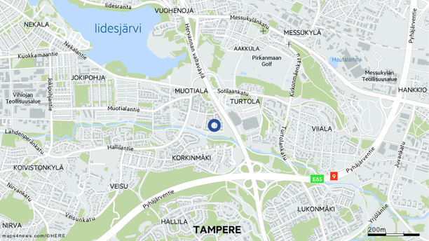 Poliisit herättivät huomiota Muotialassa Tampereella.