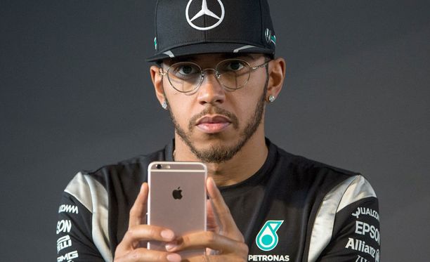 Lewis Hamiltonin mukaan Mercedes saa Ferrarista entistä kovemman kilpakumppanin.