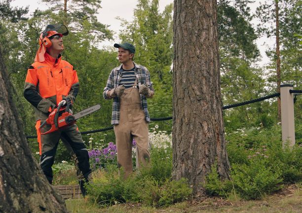 Suomen Solsidan alkaa tänään! Tässä ovat Onnelan Mickan, Fredde, Alex, Anna  - ja munapäinen Ove