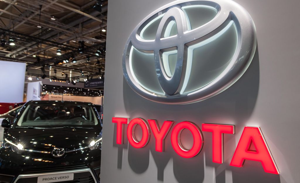 Toyota-kuskeille pettymys: suosittu ominaisuus muuttuu maksulliseksi