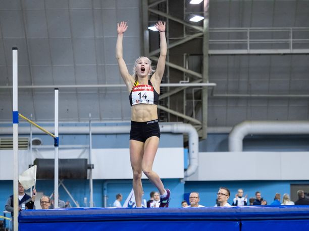 Jessica Kähärä loisti korkeushyppypaikalla.
