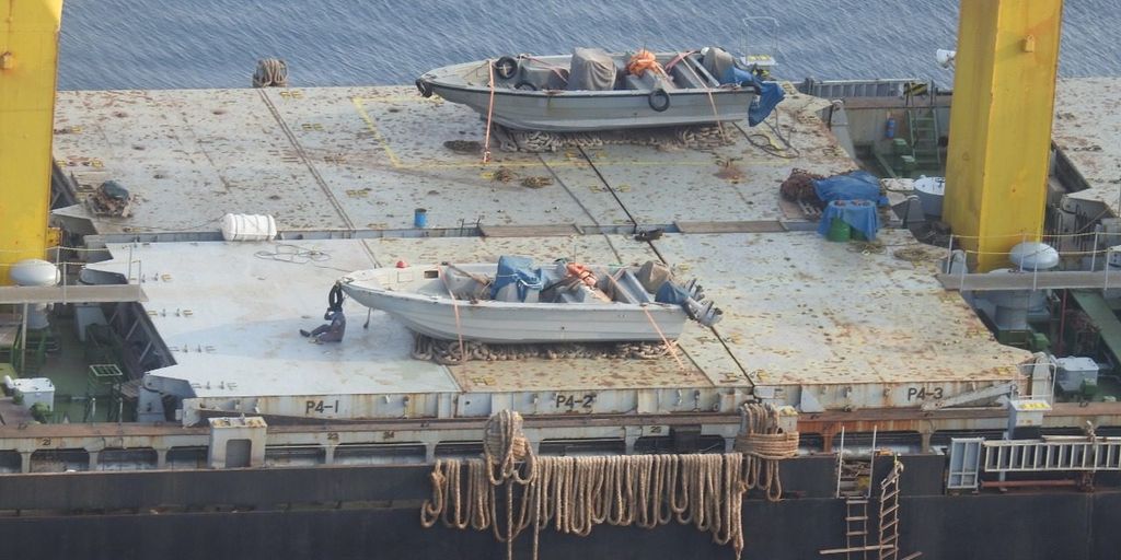Iranin ”vakoilualuksella” räjähti Punaisella merellä – kylkeen kiinnitettiin limpet-miina, Israel väitetysti iskun takana