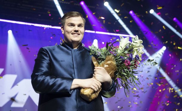 Suomen edustajaksi Euroviisuihin valittiin maaliskuussa Aksel Kankaanranta kappaleellaan Looking Back.