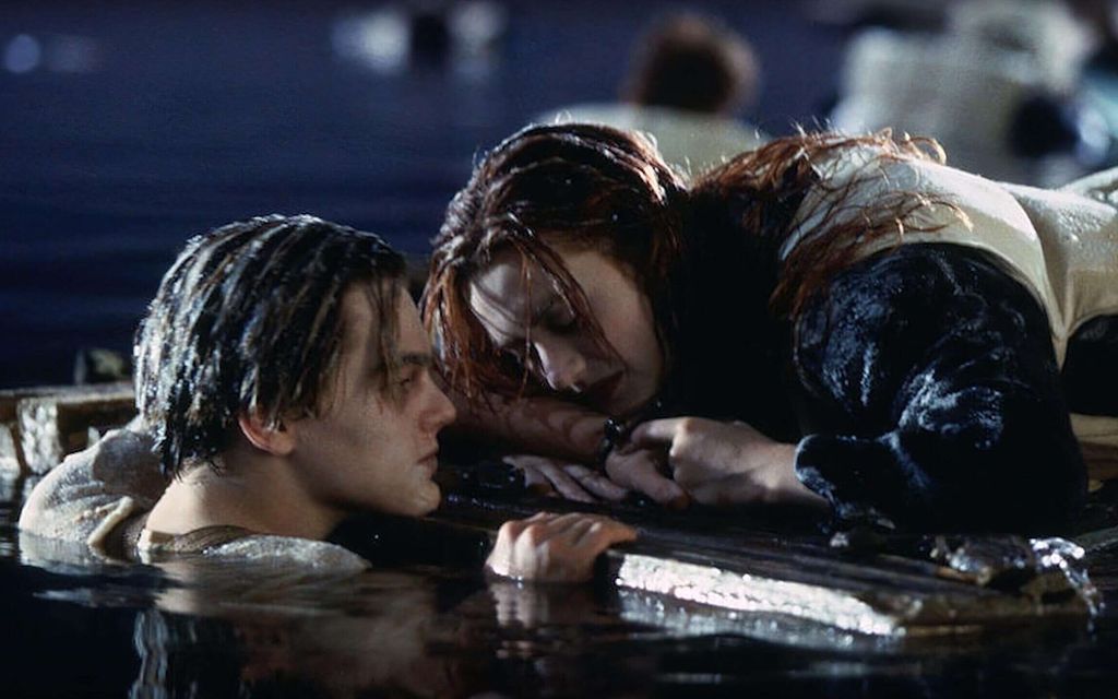 Titanic-elokuvan kiistelty lavaste myytiin – Jättimäinen hintalappu